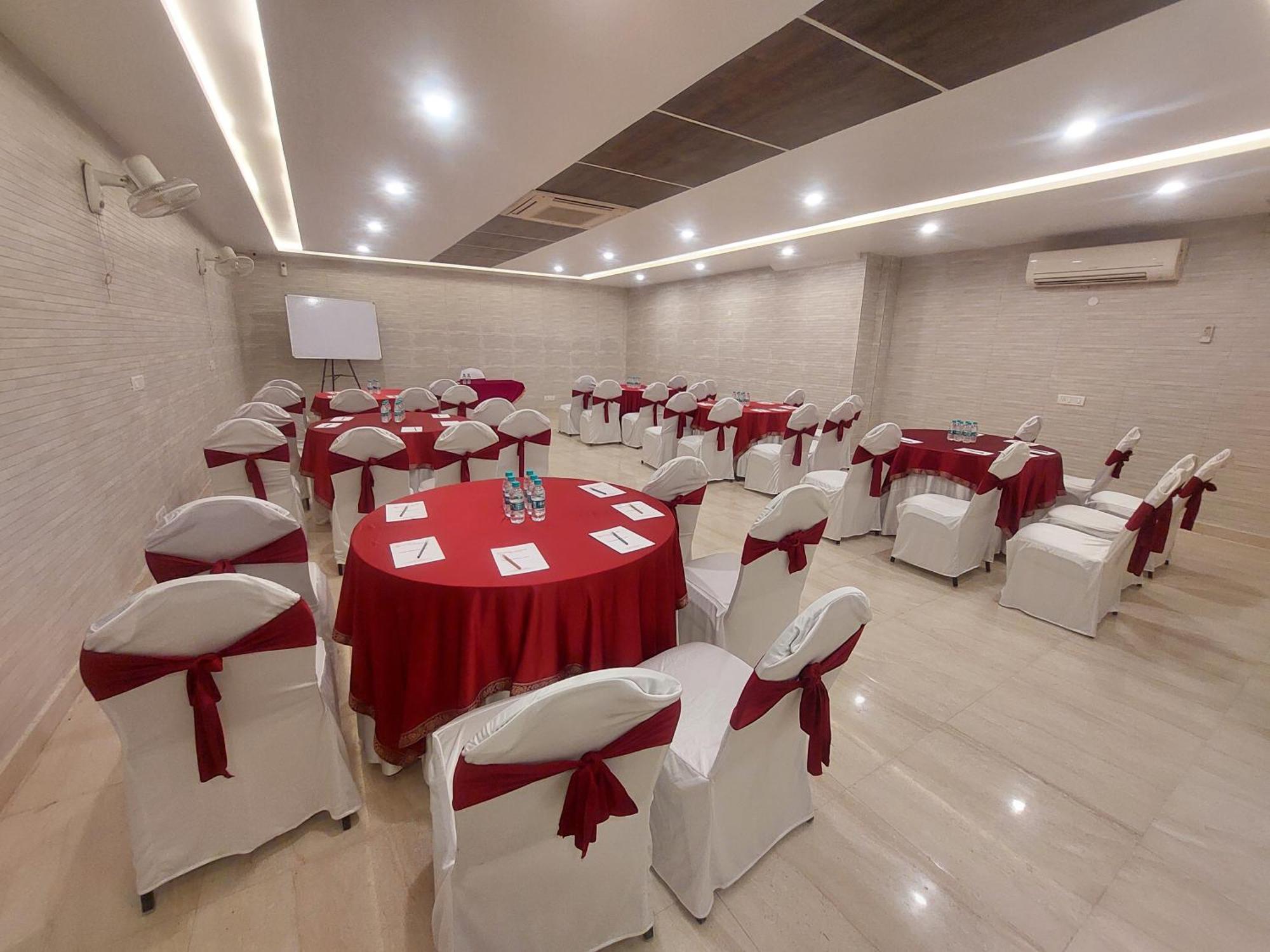 Kastor- Near Nehru Place 3* New Delhi