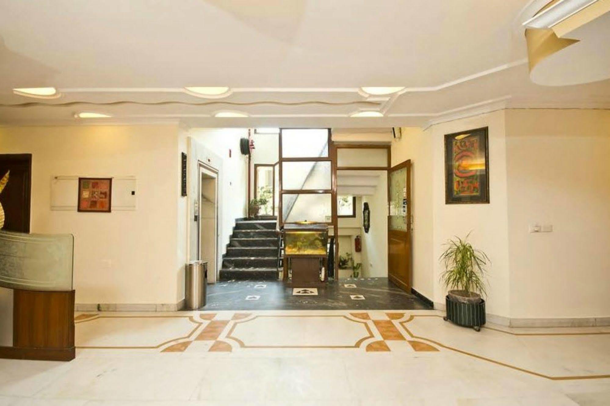 Kastor- Near Nehru Place Hotel 3*