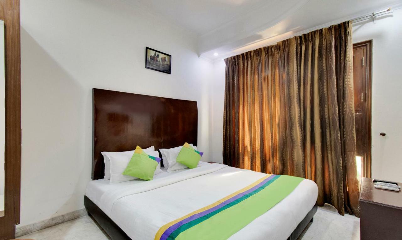 Kastor- Near Nehru Place 3*