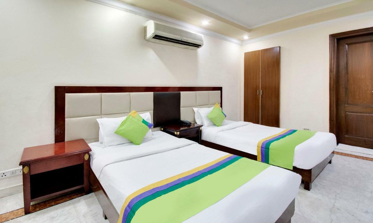 Kastor- Near Nehru Place 3*