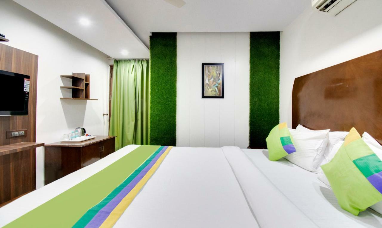 Kastor- Near Nehru Place