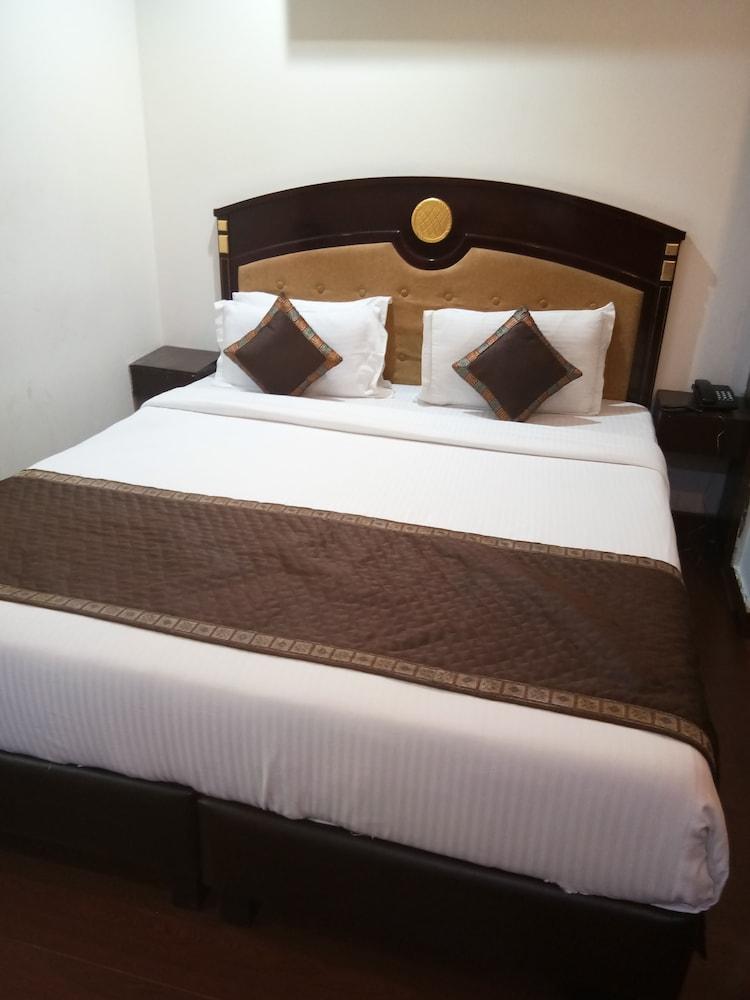 Hotel Kastor- Near Nehru Place 3*