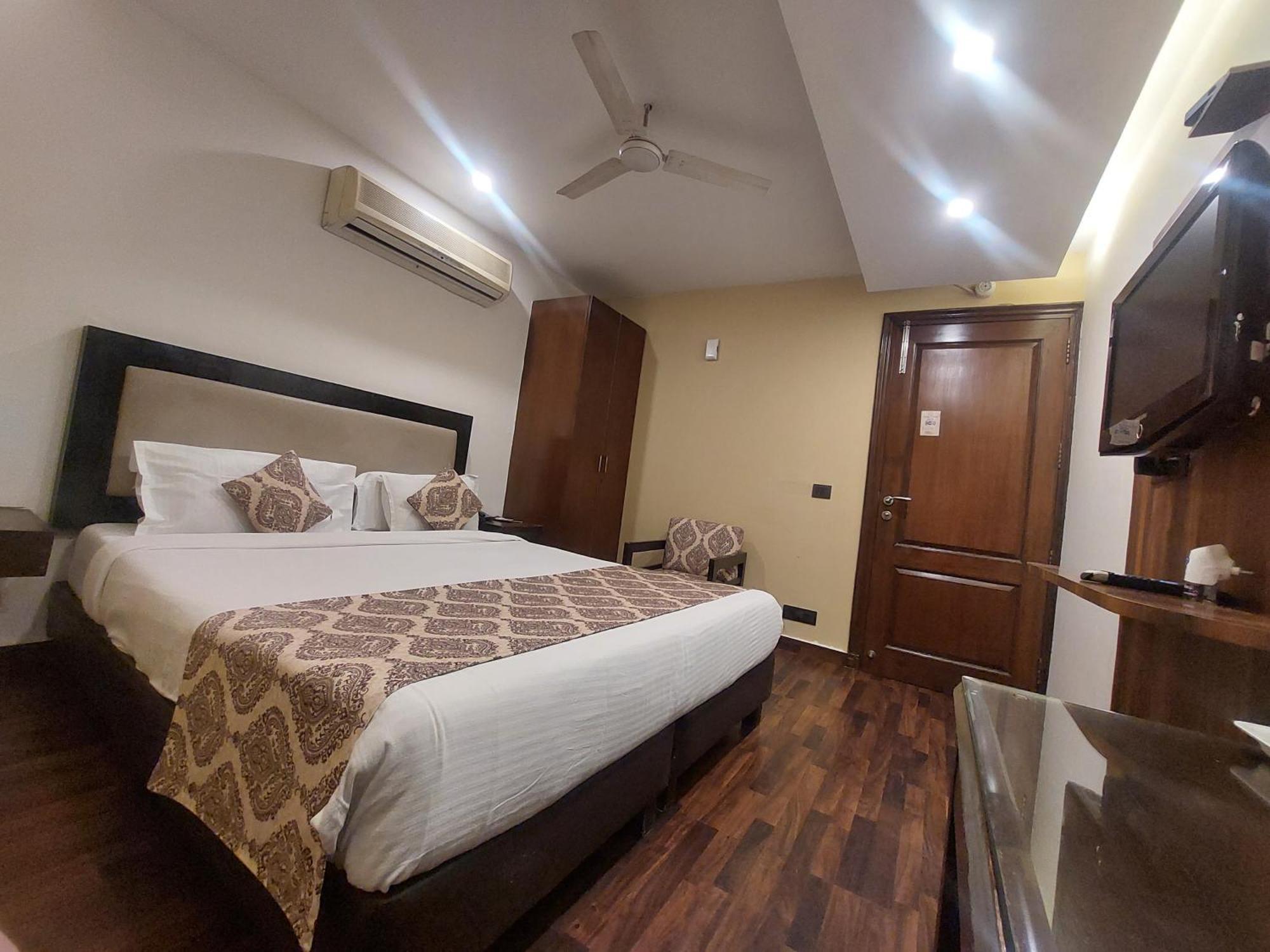Hotel Kastor- Near Nehru Place 3*