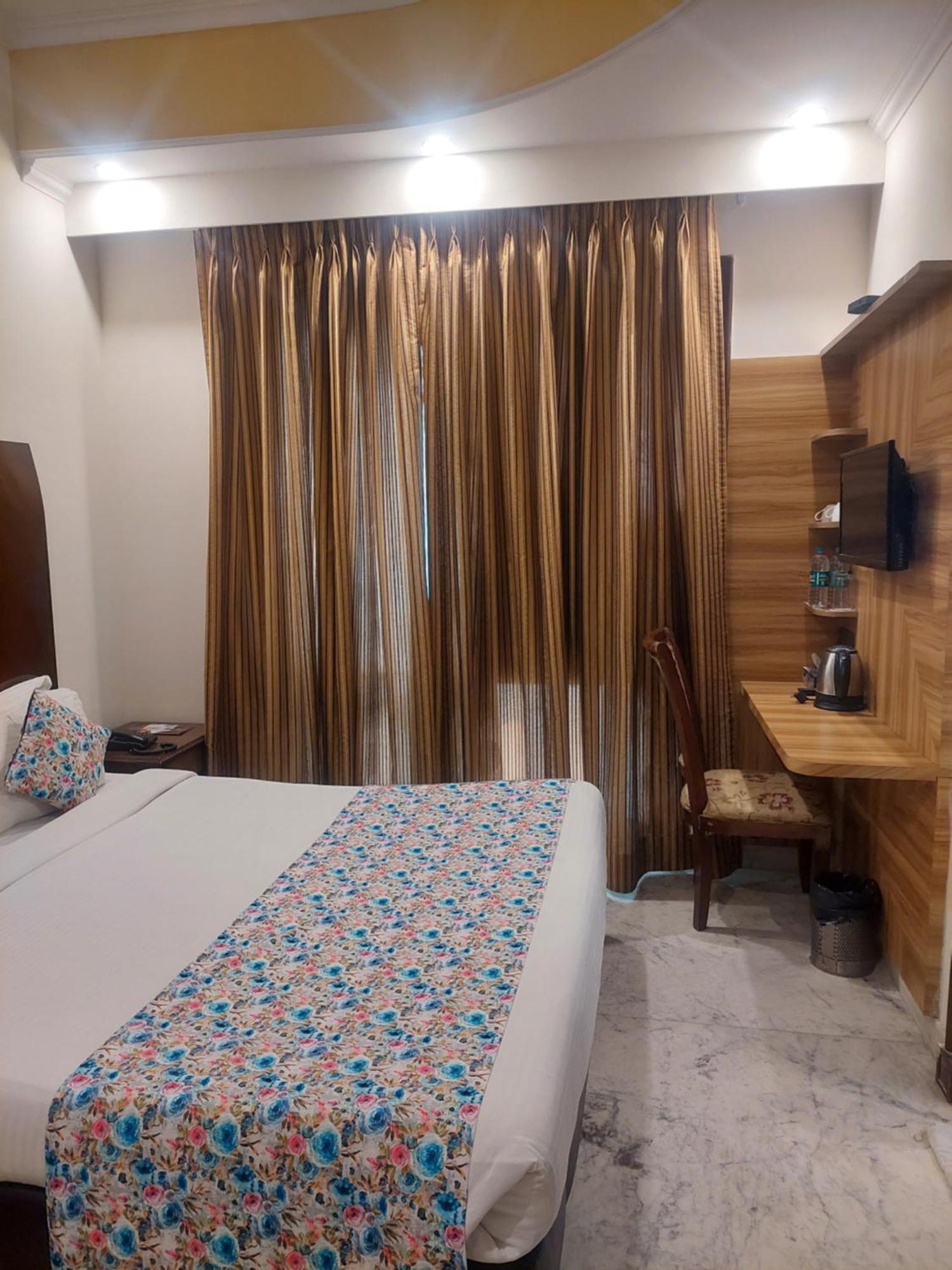 Kastor- Near Nehru Place Hotel 3*
