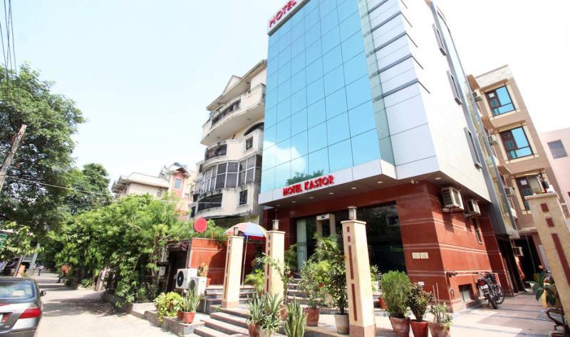 Kastor- Near Nehru Place 3*