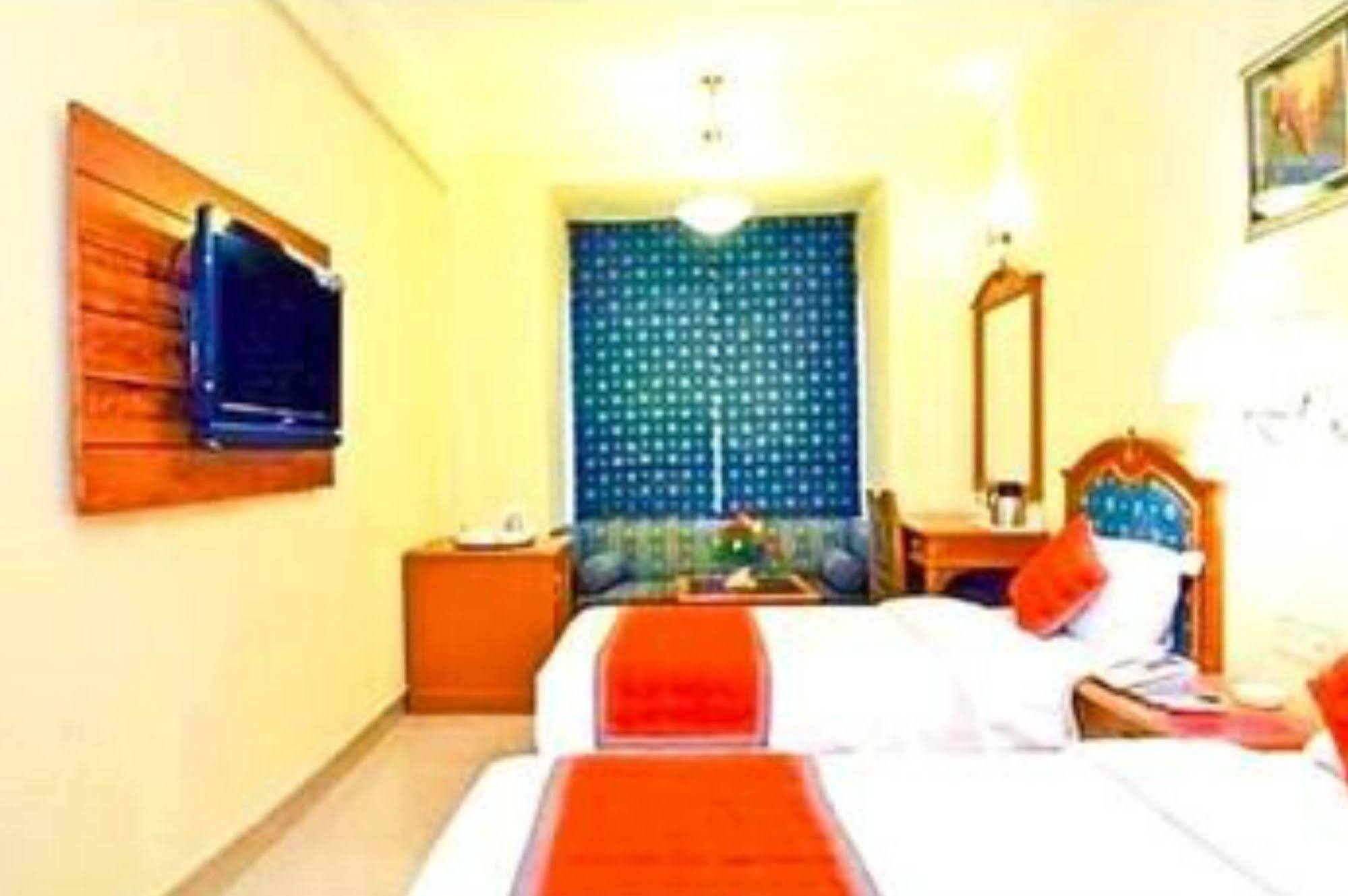 Hotel Kastor- Near Nehru Place 3*