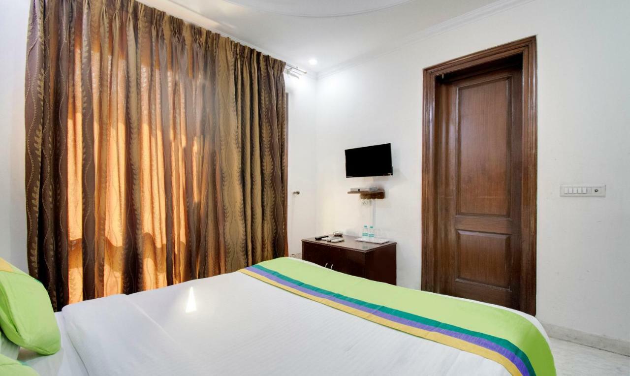 Kastor- Near Nehru Place New Delhi