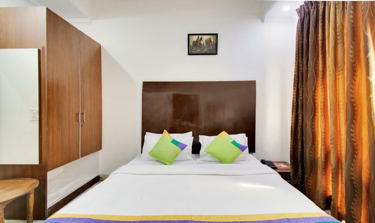 Kastor- Near Nehru Place 3*